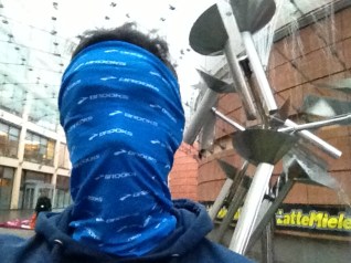 Il corridore mascherato colpisce ancora