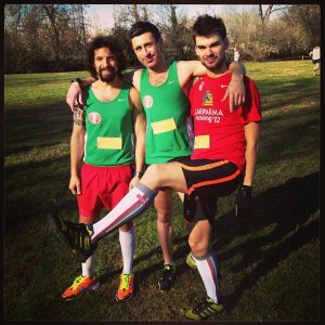 Albi's Angels e uno con i parastinchi. E con le scarpe gentilmente prestate.