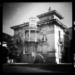 Al ritiro pacco gara - Italian Horror Story?